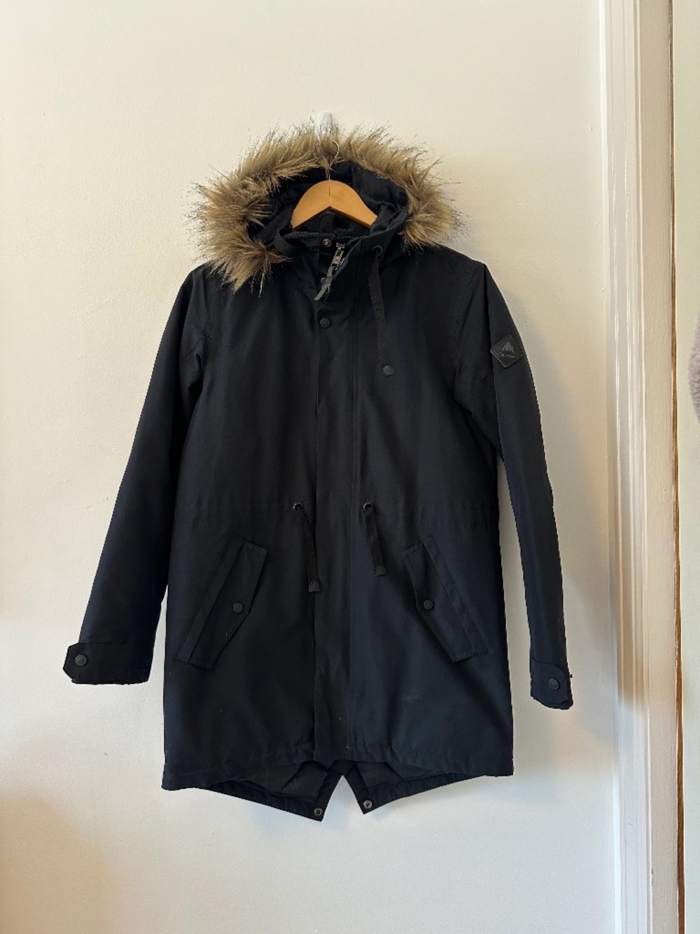 Burton Military Dovetail Hem Fur Hooded Parka in Navy | Size Small